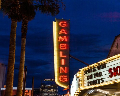 Building Community in Online Casino Gaming